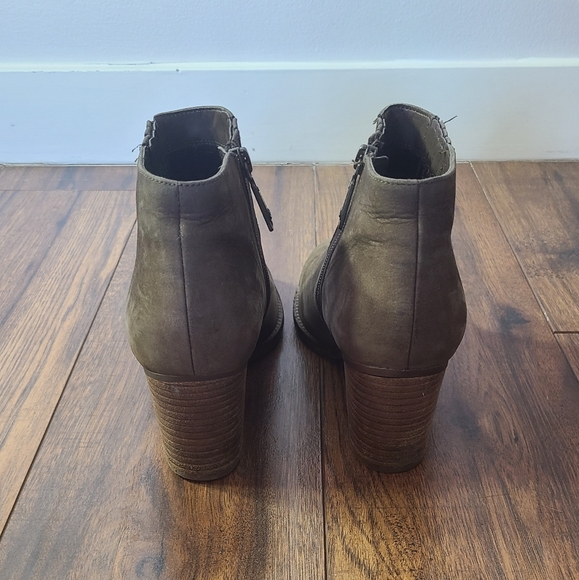 Blondo Waterproof Leather Ankle Boots – Size 8 | Olive Brown | Mint Condition - Picture 3 of 5